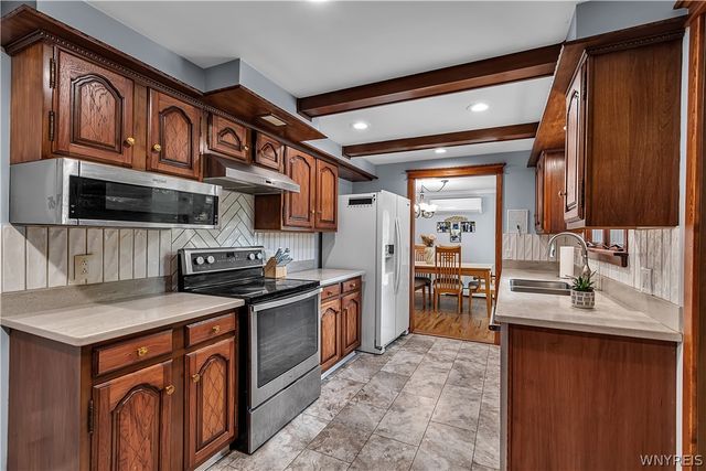 8165 Miles Road, Clarence, NY 14051
