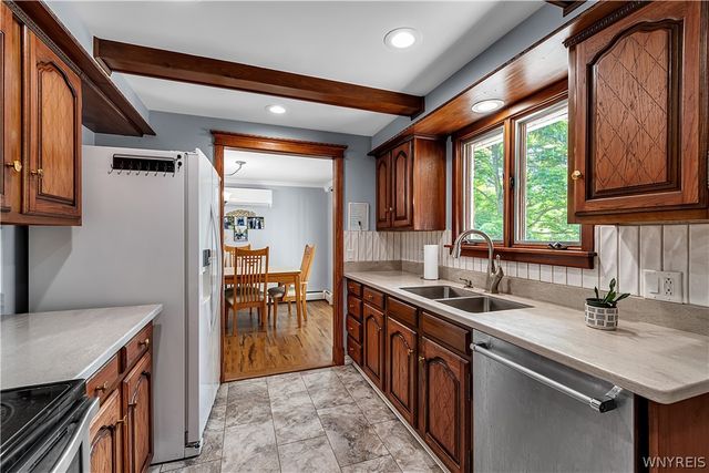 8165 Miles Road, Clarence, NY 14051