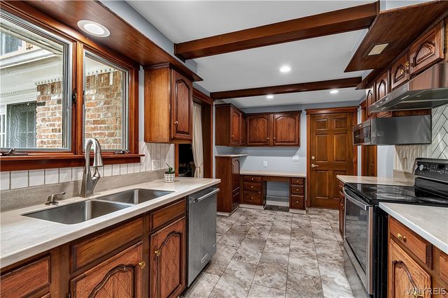 8165 Miles Road, Clarence, NY 14051