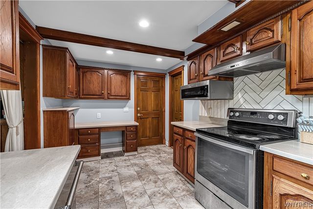 8165 Miles Road, Clarence, NY 14051