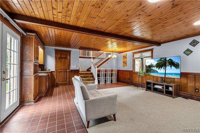 8165 Miles Road, Clarence, NY 14051