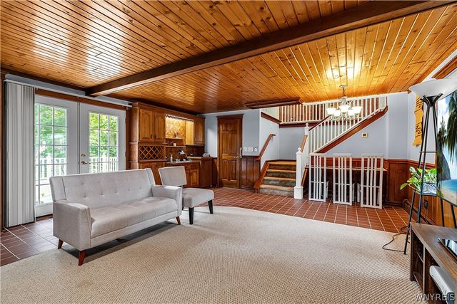 8165 Miles Road, Clarence, NY 14051