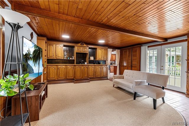 8165 Miles Road, Clarence, NY 14051