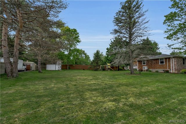 8165 Miles Road, Clarence, NY 14051