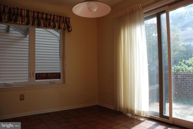 28 KNOX CT, Chesterbrook, PA 19087