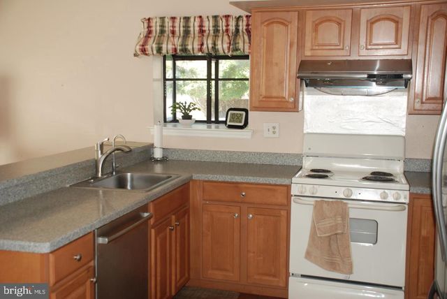 28 KNOX CT, Chesterbrook, PA 19087