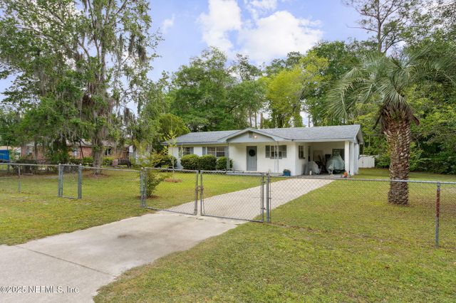 505 S 7TH Street, Macclenny, FL 32063