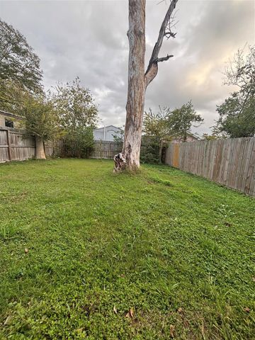 1208 Pine Street, Baytown, TX 77520