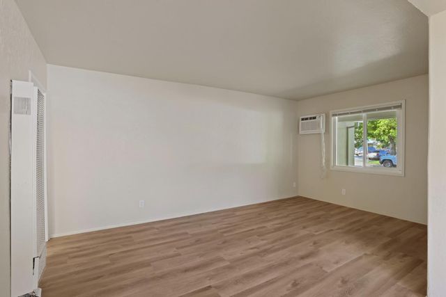 3210 N American St, Stockton, CA 95204