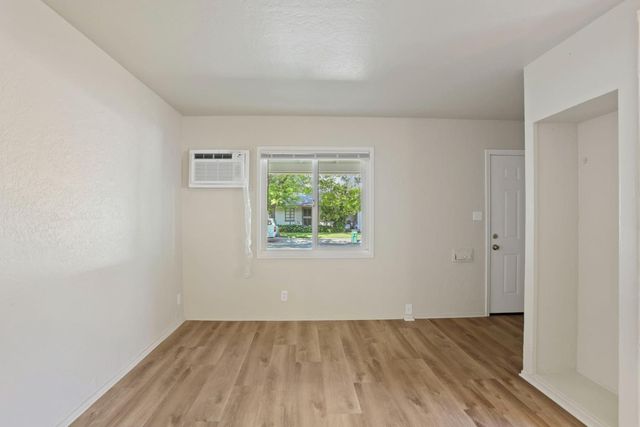 3210 N American St, Stockton, CA 95204
