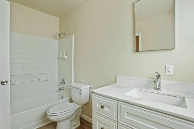 3210 N American St, Stockton, CA 95204