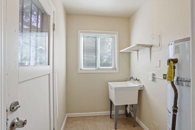 3210 N American St, Stockton, CA 95204
