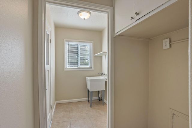 3210 N American St, Stockton, CA 95204