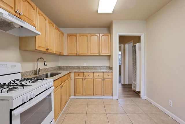 3210 N American St, Stockton, CA 95204