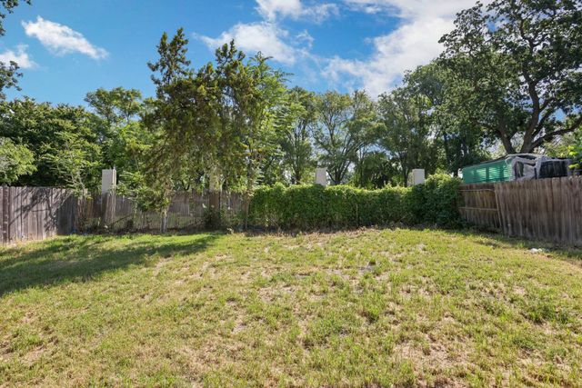 3210 N American St, Stockton, CA 95204