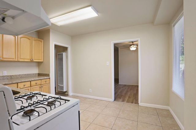 3210 N American St, Stockton, CA 95204