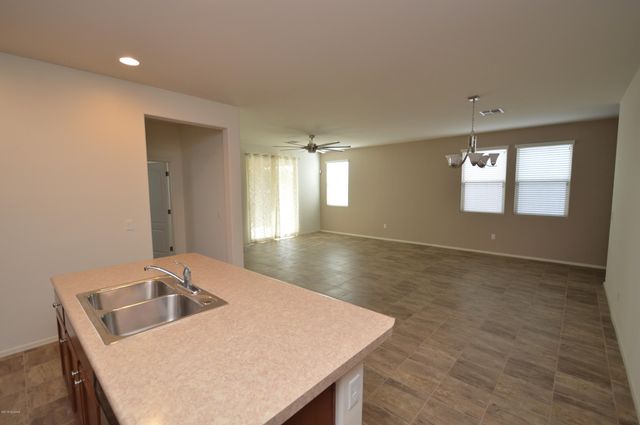 9661 S Crowley Brothers Drive, Tucson, AZ 85747