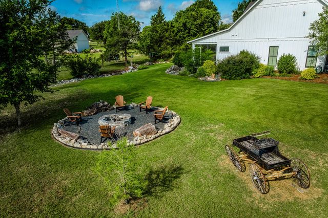 9352 Lake Drive, Chappell Hill, TX 77426