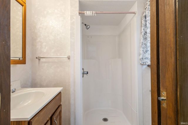 25163 County Road 26, Elkhart, IN 46517