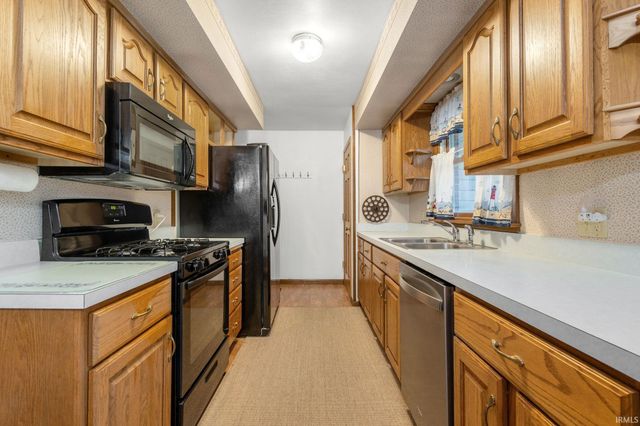 25163 County Road 26, Elkhart, IN 46517