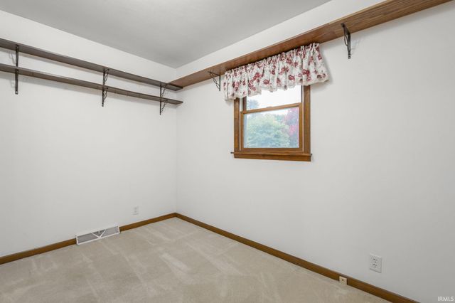 25163 County Road 26, Elkhart, IN 46517