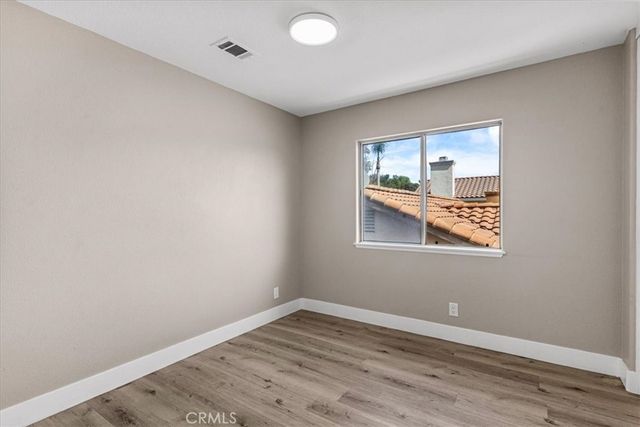 718 Saint Helena, Corona, CA 92879
