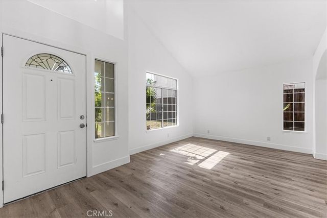718 Saint Helena, Corona, CA 92879