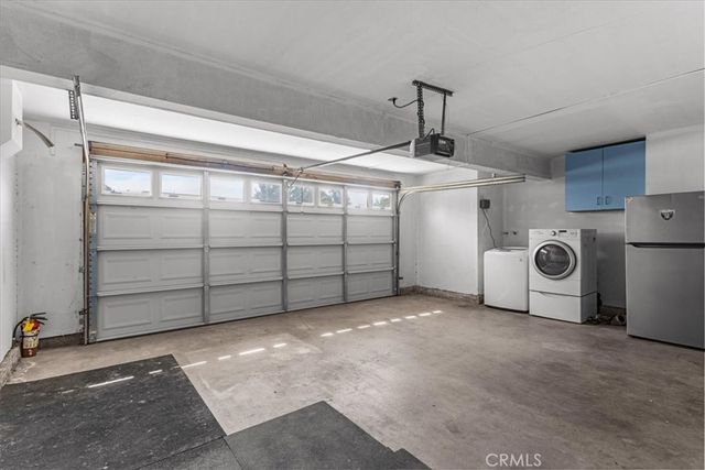 718 Saint Helena, Corona, CA 92879