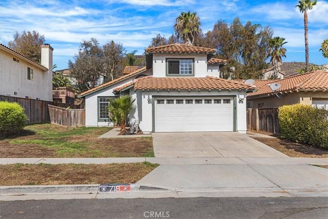 718 Saint Helena, Corona, CA 92879