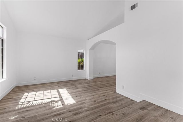 718 Saint Helena, Corona, CA 92879