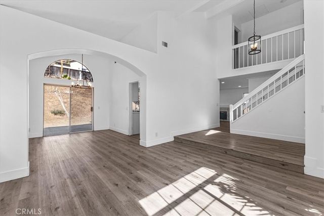 718 Saint Helena, Corona, CA 92879