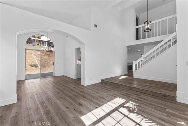 718 Saint Helena, Corona, CA 92879