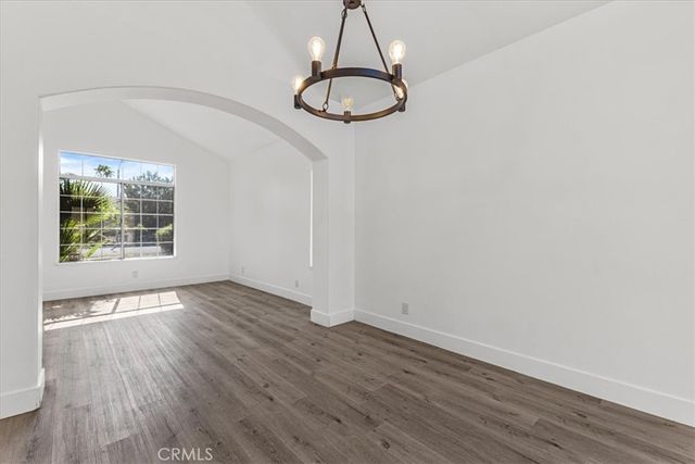 718 Saint Helena, Corona, CA 92879