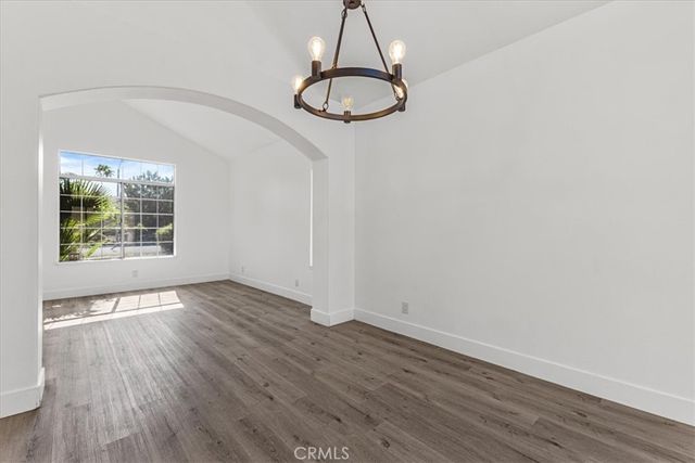 718 Saint Helena, Corona, CA 92879