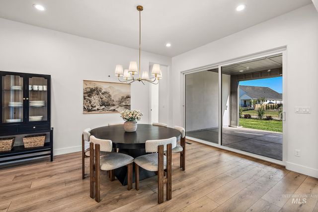 6810 Saddle Bred Way, Star, ID 83669