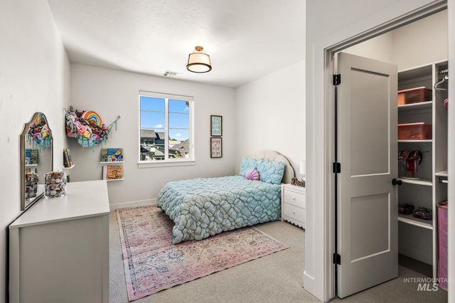 6810 Saddle Bred Way, Star, ID 83669