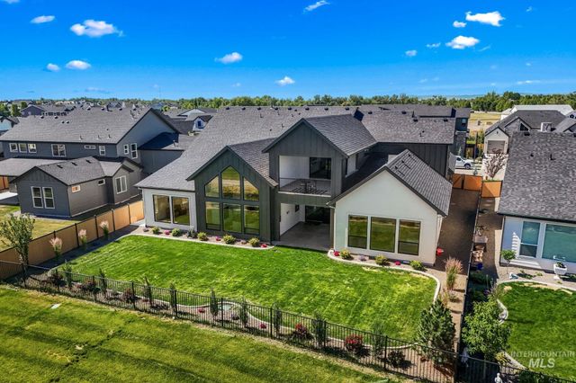 6810 Saddle Bred Way, Star, ID 83669