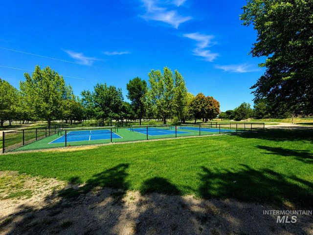 6810 Saddle Bred Way, Star, ID 83669