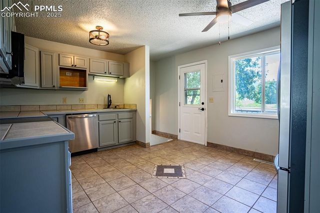 810 Hutchinson Drive, Colorado Springs, CO 80910