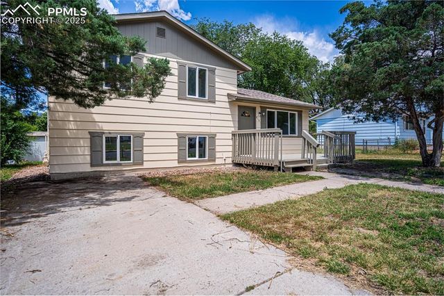 810 Hutchinson Drive, Colorado Springs, CO 80910