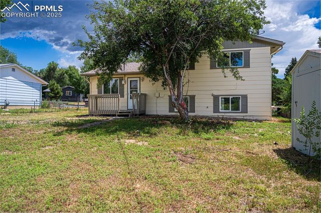 810 Hutchinson Drive, Colorado Springs, CO 80910