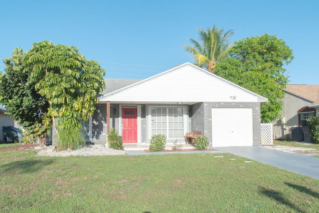 5628 Pebble Brook Lane, Boynton Beach, FL 33472