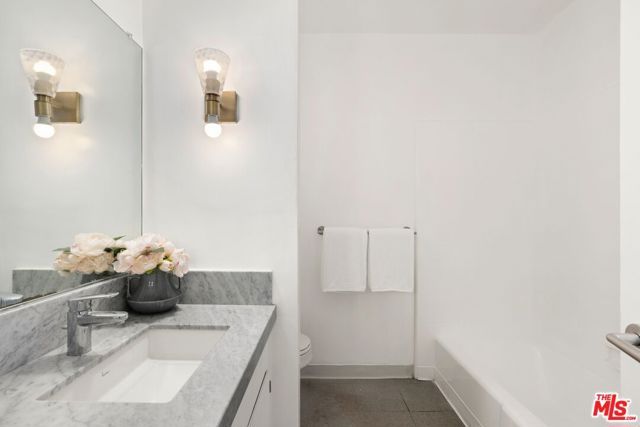 2641 4th Street 6, Santa Monica, CA 90405