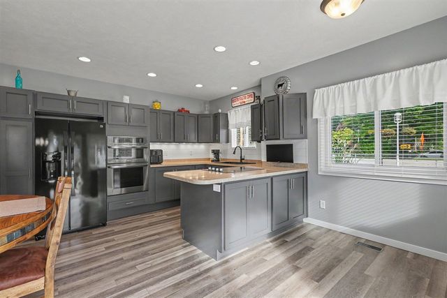 17588 Reenders Street, Spring Lake, MI 49456