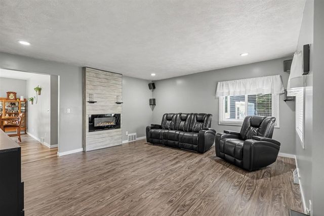 17588 Reenders Street, Spring Lake, MI 49456