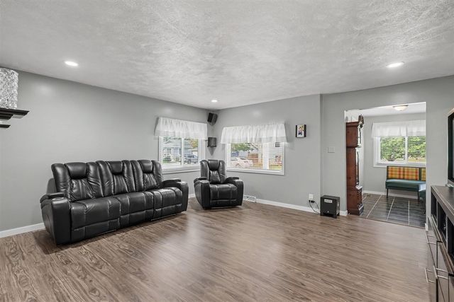 17588 Reenders Street, Spring Lake, MI 49456