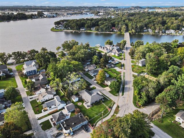 17588 Reenders Street, Spring Lake, MI 49456