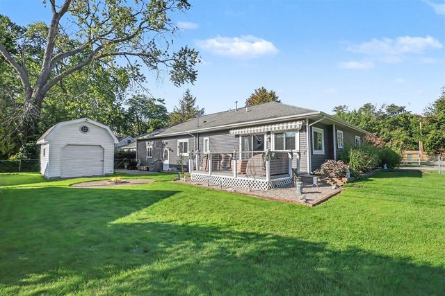 17588 Reenders Street, Spring Lake, MI 49456