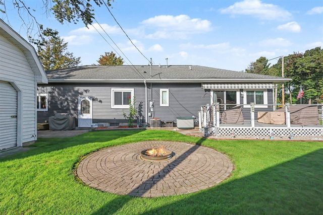 17588 Reenders Street, Spring Lake, MI 49456