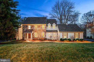 205 RAVENSCLIFF RD, Wayne, PA 19087
